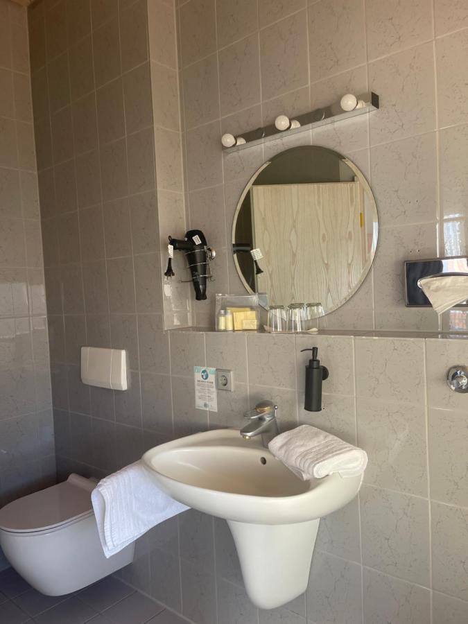 Krystall Hotel فيلدرستادت المظهر الخارجي الصورة
